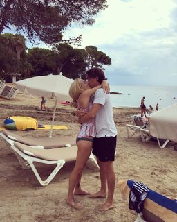 Fearne Cotton feet photo thumbnail