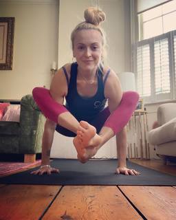 Fearne Cotton feet photo thumbnail