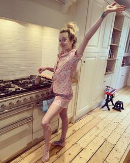 Fearne Cotton feet photo thumbnail