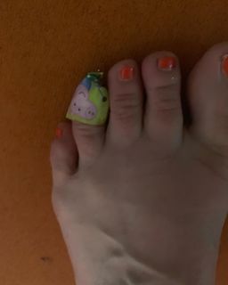 Fearne Cotton feet photo thumbnail