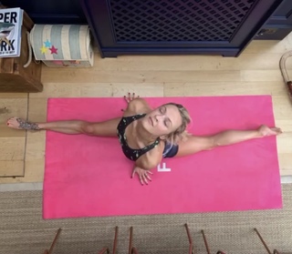 Fearne Cotton feet photo thumbnail