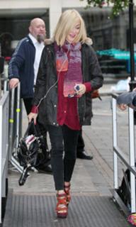 Fearne Cotton feet photo thumbnail