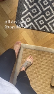 Fearne Cotton feet photo thumbnail