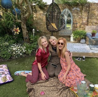 Fearne Cotton feet photo thumbnail