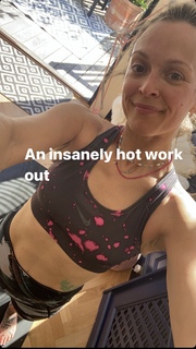 Fearne Cotton feet photo thumbnail