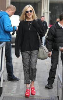Fearne Cotton feet photo thumbnail