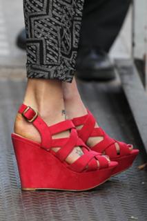 Fearne Cotton feet photo thumbnail