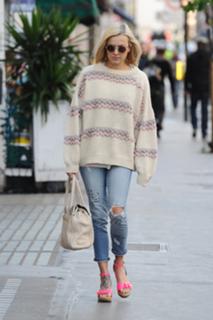 Fearne Cotton feet photo thumbnail