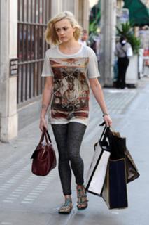 Fearne Cotton feet photo thumbnail