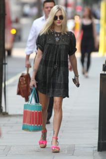 Fearne Cotton feet photo thumbnail