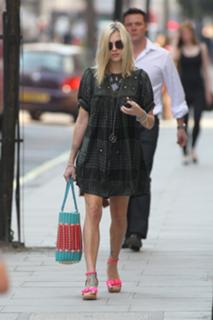 Fearne Cotton feet photo thumbnail