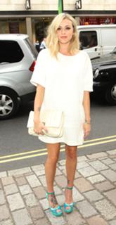 Fearne Cotton feet photo thumbnail
