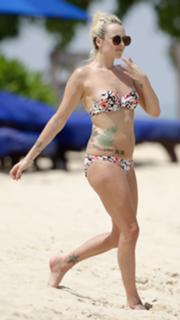 Fearne Cotton feet photo thumbnail