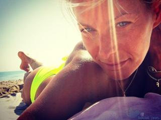 Federica Fontana feet photo thumbnail