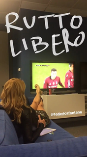 Federica Fontana feet photo thumbnail