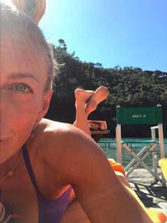 Federica Fontana feet photo thumbnail