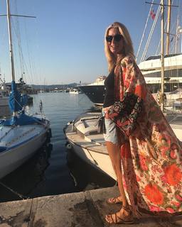 Federica Fontana feet photo thumbnail