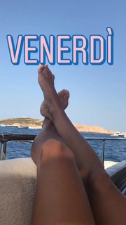 Federica Fontana feet photo thumbnail