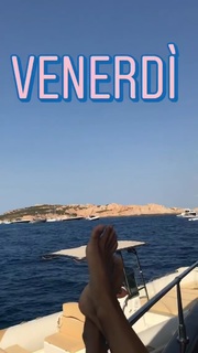 Federica Fontana feet photo thumbnail