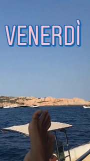 Federica Fontana feet photo thumbnail