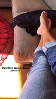 Federica Fontana feet photo thumbnail