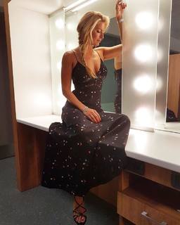 Federica Fontana feet photo thumbnail