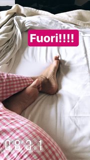 Federica Fontana feet photo thumbnail
