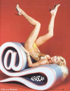 Federica Fontana feet photo thumbnail