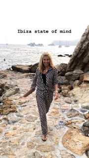 Federica Fontana feet photo thumbnail
