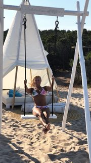 Federica Fontana feet photo thumbnail