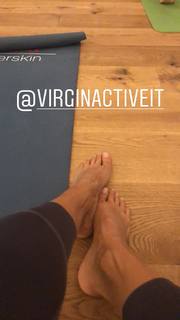Federica Fontana feet photo thumbnail