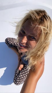 Federica Fontana feet photo thumbnail