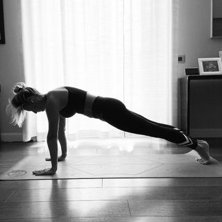 Federica Fontana feet photo thumbnail
