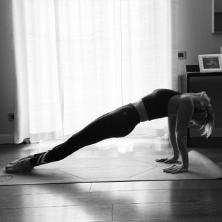 Federica Fontana feet photo thumbnail