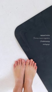 Federica Fontana feet photo thumbnail