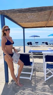 Federica Fontana feet photo thumbnail