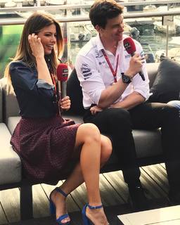 Federica Masolin feet photo thumbnail