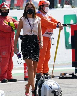 Federica Masolin feet photo thumbnail