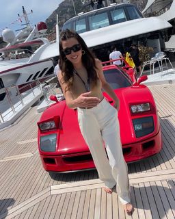 Federica Masolin feet photo thumbnail