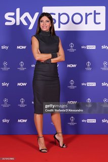 Federica Masolin feet photo thumbnail