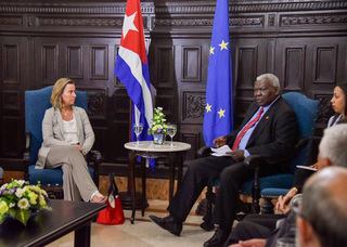 Federica Mogherini feet photo 5