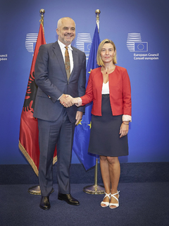 Federica Mogherini feet photo 12