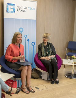 Federica Mogherini feet photo 7