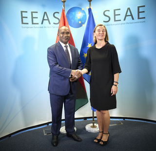 Federica Mogherini feet photo 5
