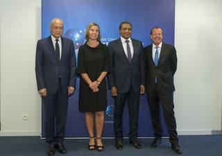 Federica Mogherini feet photo 12