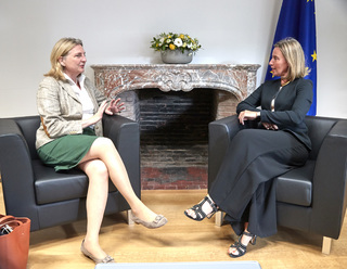 Federica Mogherini feet photo 3