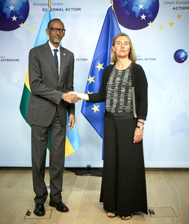Federica Mogherini feet photo 10