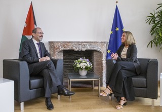 Federica Mogherini feet photo 6