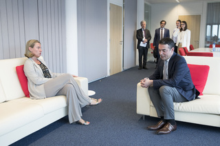 Federica Mogherini feet photo 6