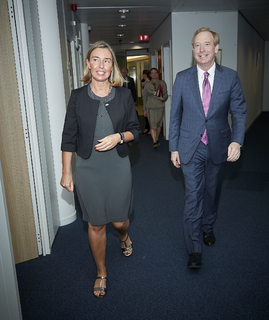 Federica Mogherini feet photo 4